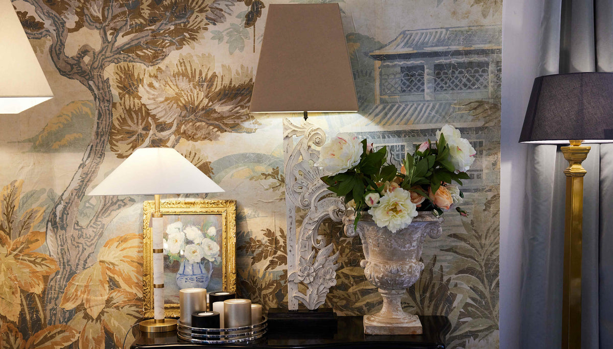 papier-peint-panoramique-pose-mur-salon.jpg__PID:2ddd2a78-4025-42b1-8c4a-d3a45423f8dc